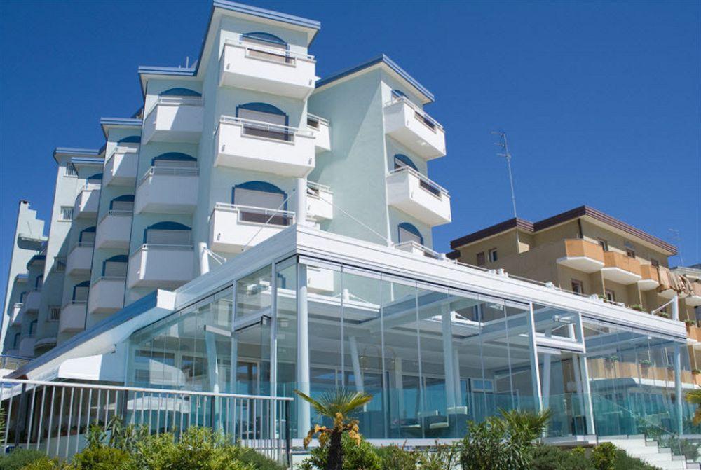 Niagara Hotel 4*